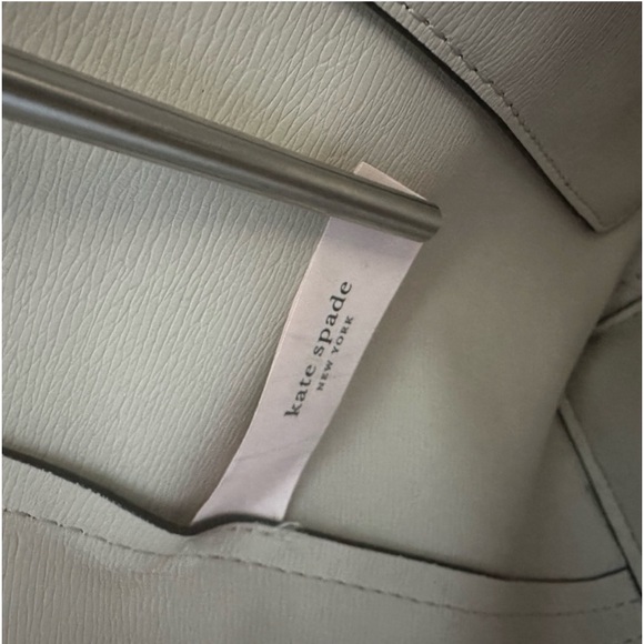 Kate Spade New York
MARGAUX LARGE TOTE - Picture 13 of 16